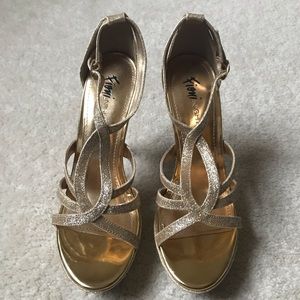 Fioni Gold Sparkly Heels